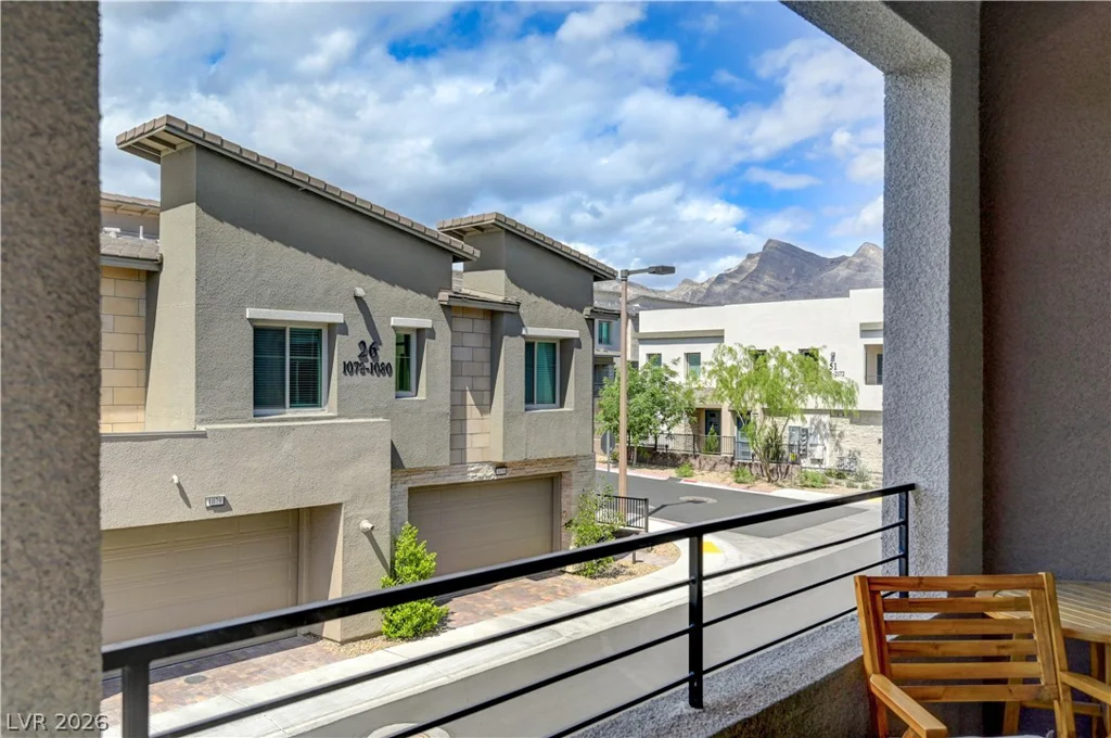 600 Carriage Hill, Las Vegas, NV 89138