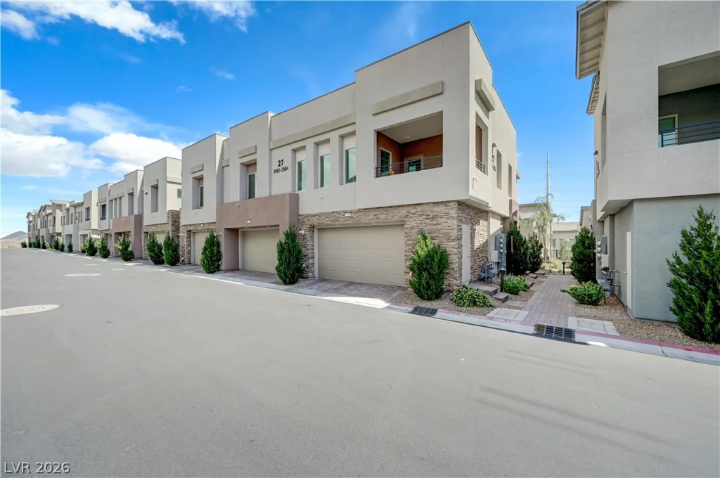 600 Carriage Hill, Las Vegas, NV 89138