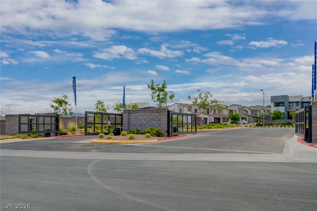 600 Carriage Hill, Las Vegas, NV 89138