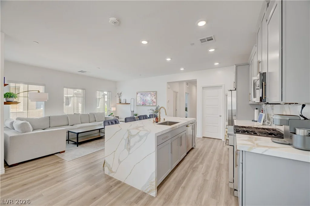 600 Carriage Hill, Las Vegas, NV 89138