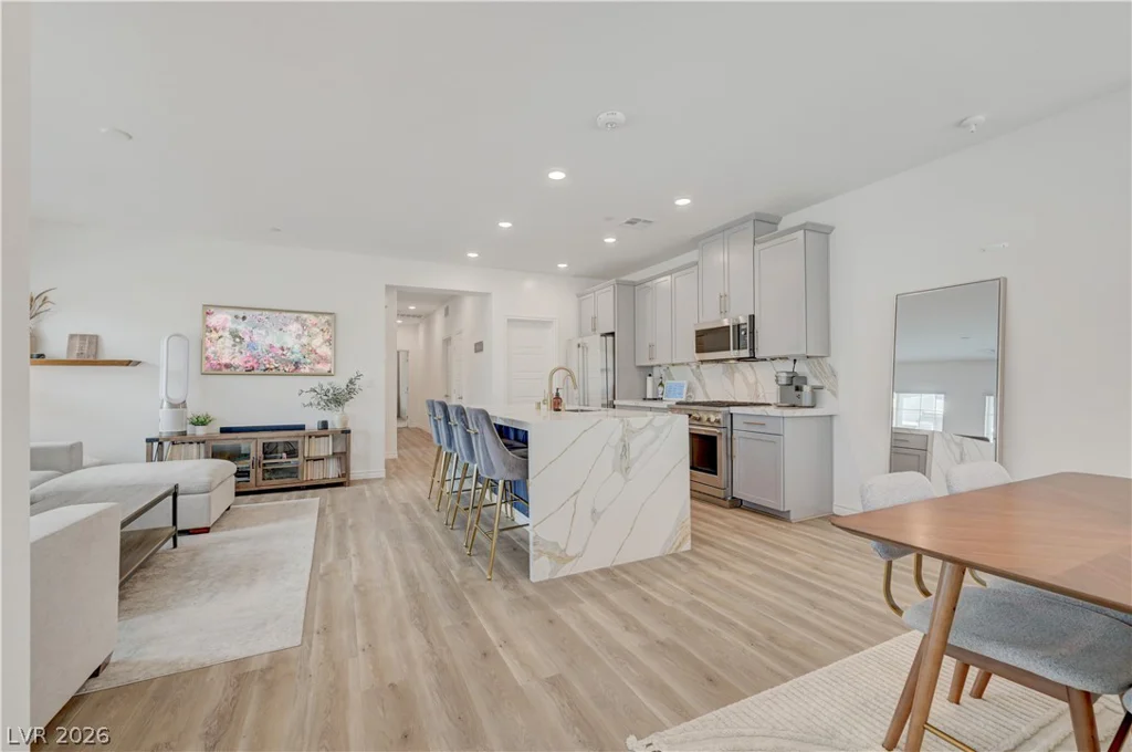 600 Carriage Hill, Las Vegas, NV 89138