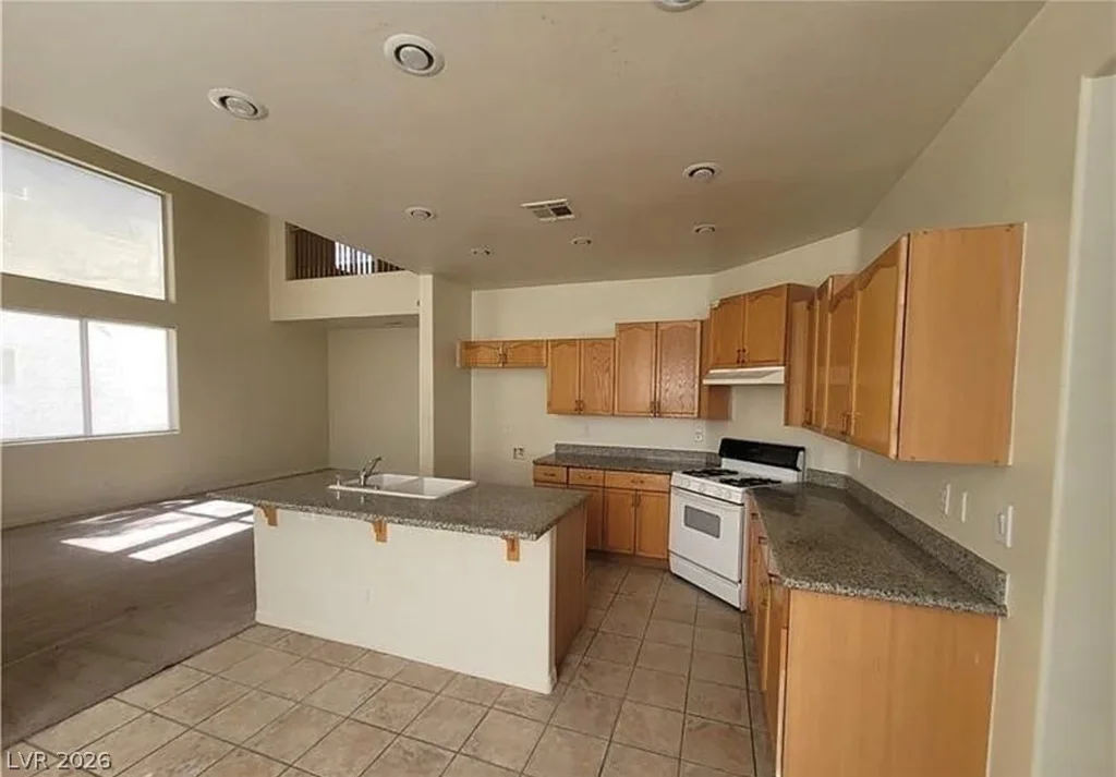 7817 Falconwing, Las Vegas, NV 89131