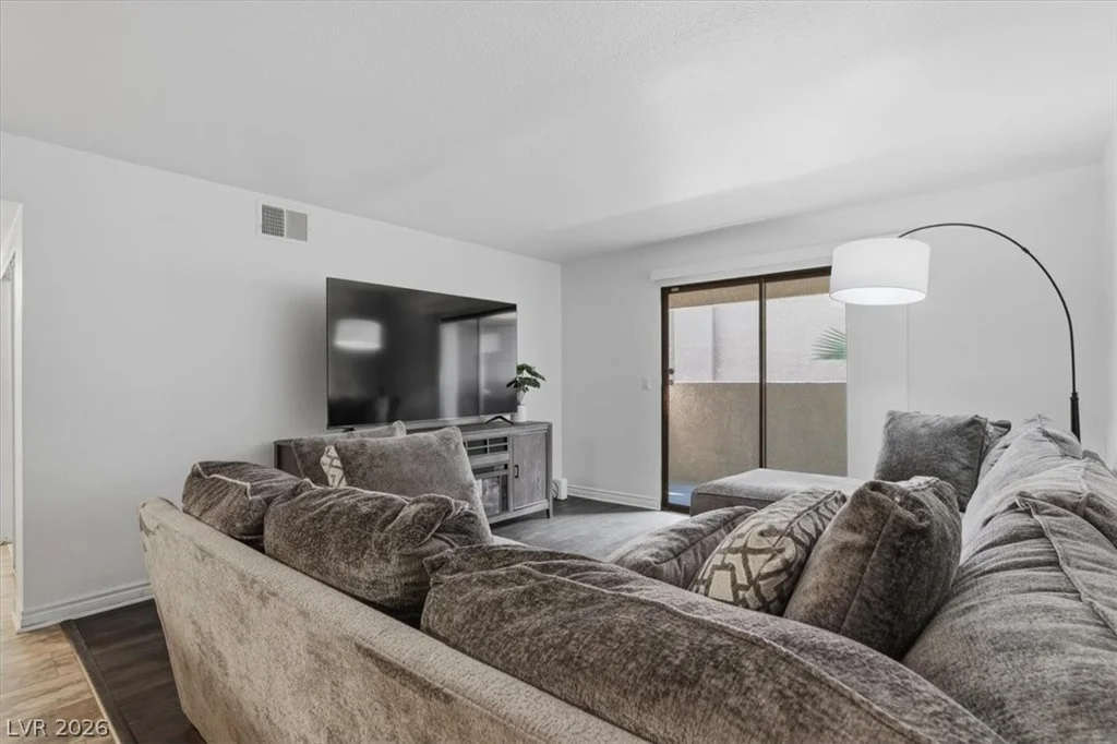 2451 Rainbow, Las Vegas, NV 89108