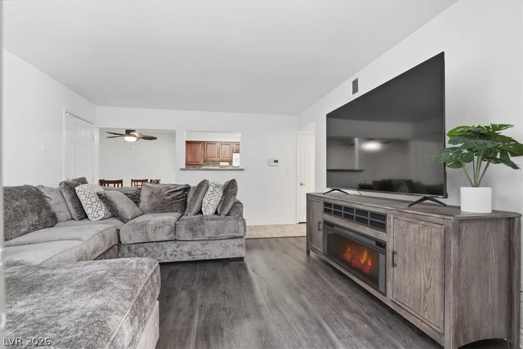 2451 Rainbow, Las Vegas, NV 89108
