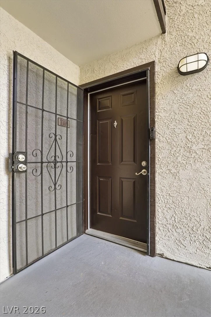 2451 Rainbow, Las Vegas, NV 89108