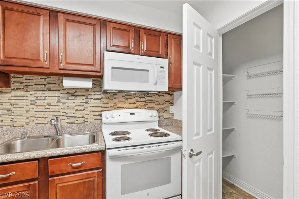 2451 Rainbow, Las Vegas, NV 89108