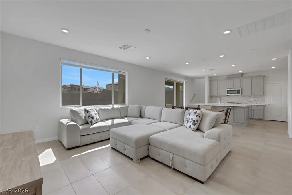 9393 Ara, Las Vegas, NV 89143
