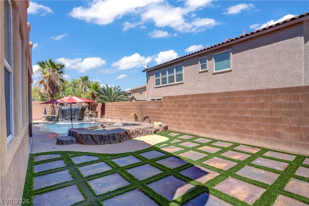 6908 Fox Sparrow, North Las Vegas, NV 89084