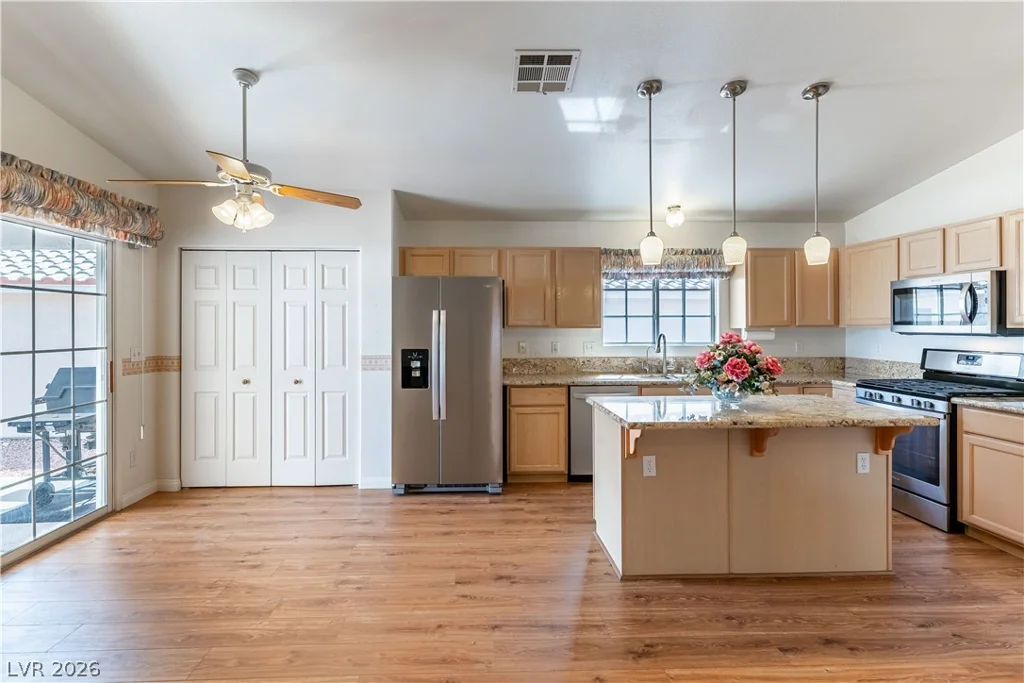 5460 Beach Pine, Las Vegas, NV 89130