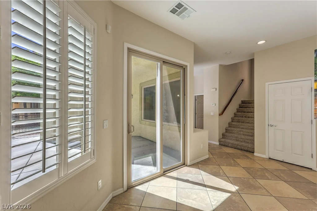 9209 DALMAHOY, Las Vegas, NV 89145
