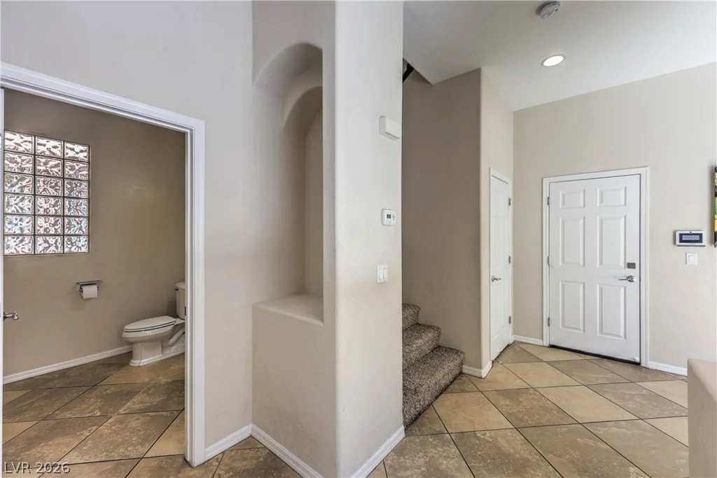 9209 DALMAHOY, Las Vegas, NV 89145