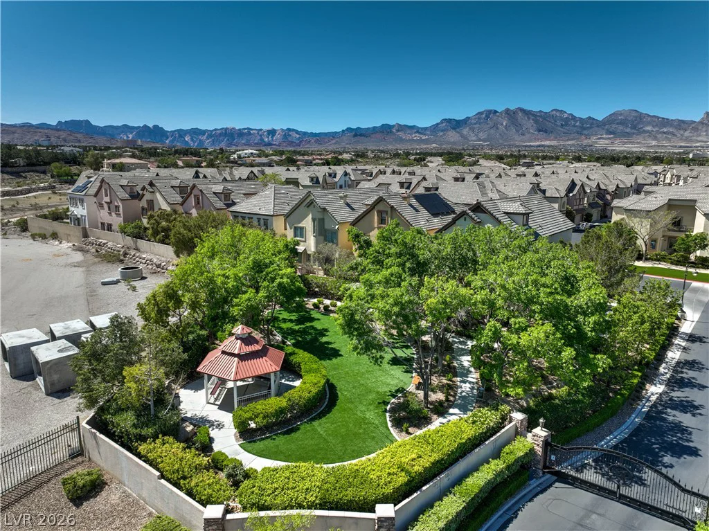 9209 DALMAHOY, Las Vegas, NV 89145