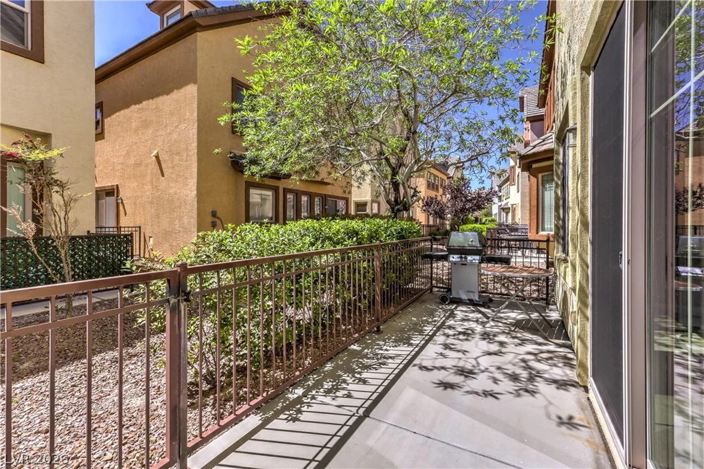 9209 DALMAHOY, Las Vegas, NV 89145
