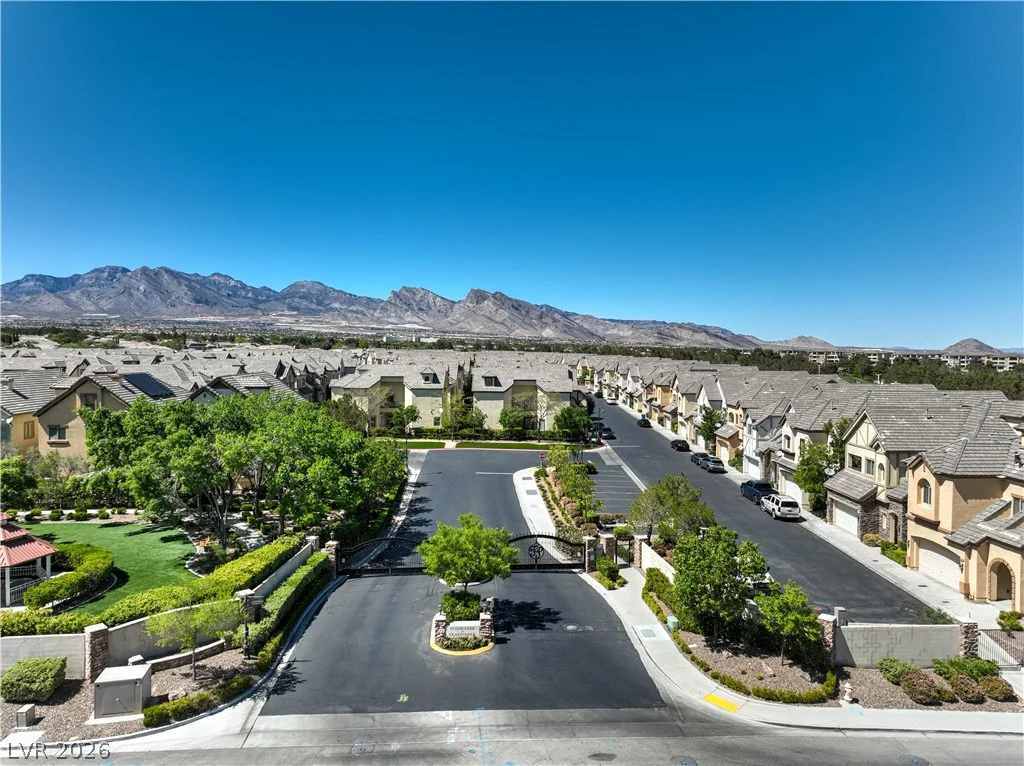 9209 DALMAHOY, Las Vegas, NV 89145