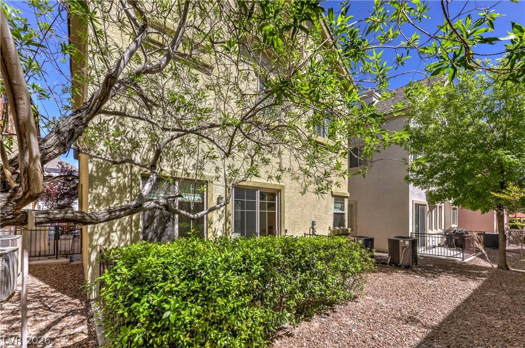 9209 DALMAHOY, Las Vegas, NV 89145