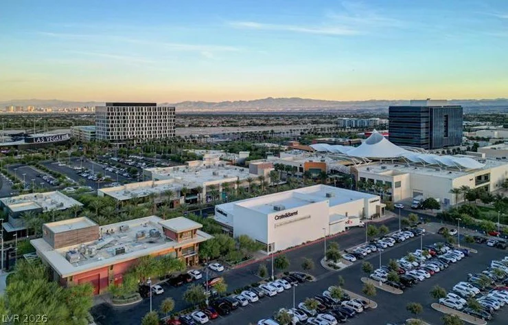 9209 DALMAHOY, Las Vegas, NV 89145