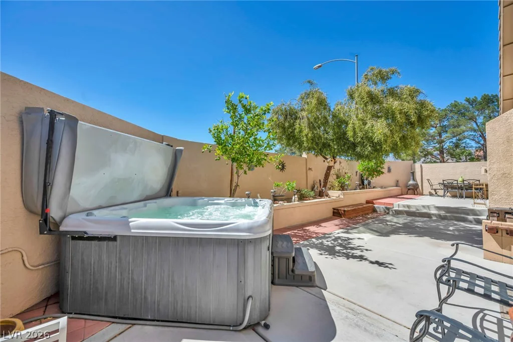 8765 Raindrop Canyon, Las Vegas, NV 89129