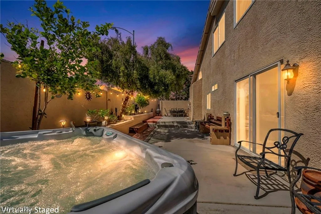 8765 Raindrop Canyon, Las Vegas, NV 89129