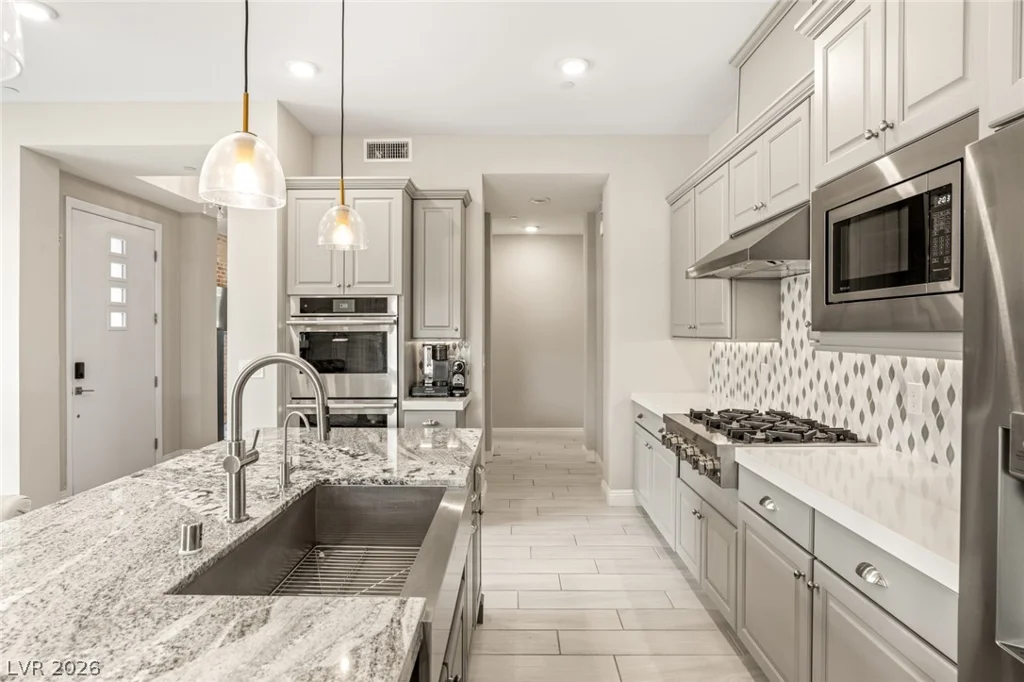11280 Granite Ridge, Las Vegas, NV 89135