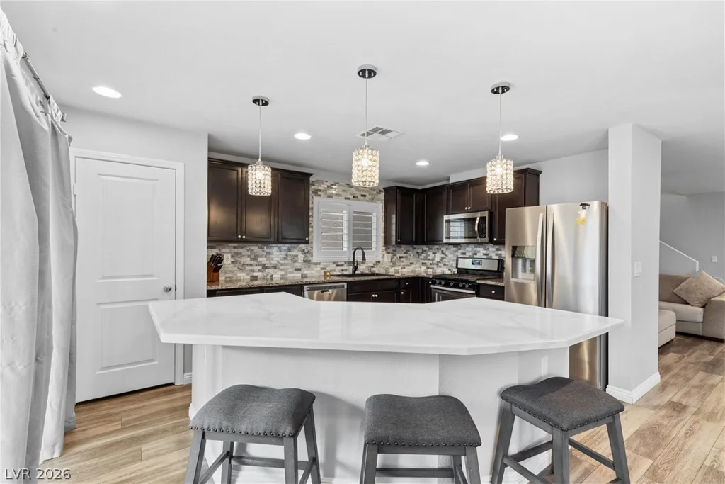 9221 Valley Betica, Las Vegas, NV 89148