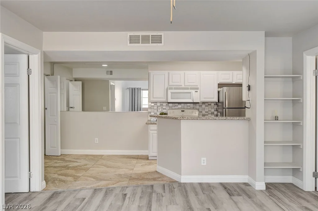 5118 Jones, Las Vegas, NV 89118