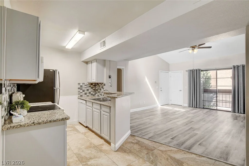 5118 Jones, Las Vegas, NV 89118