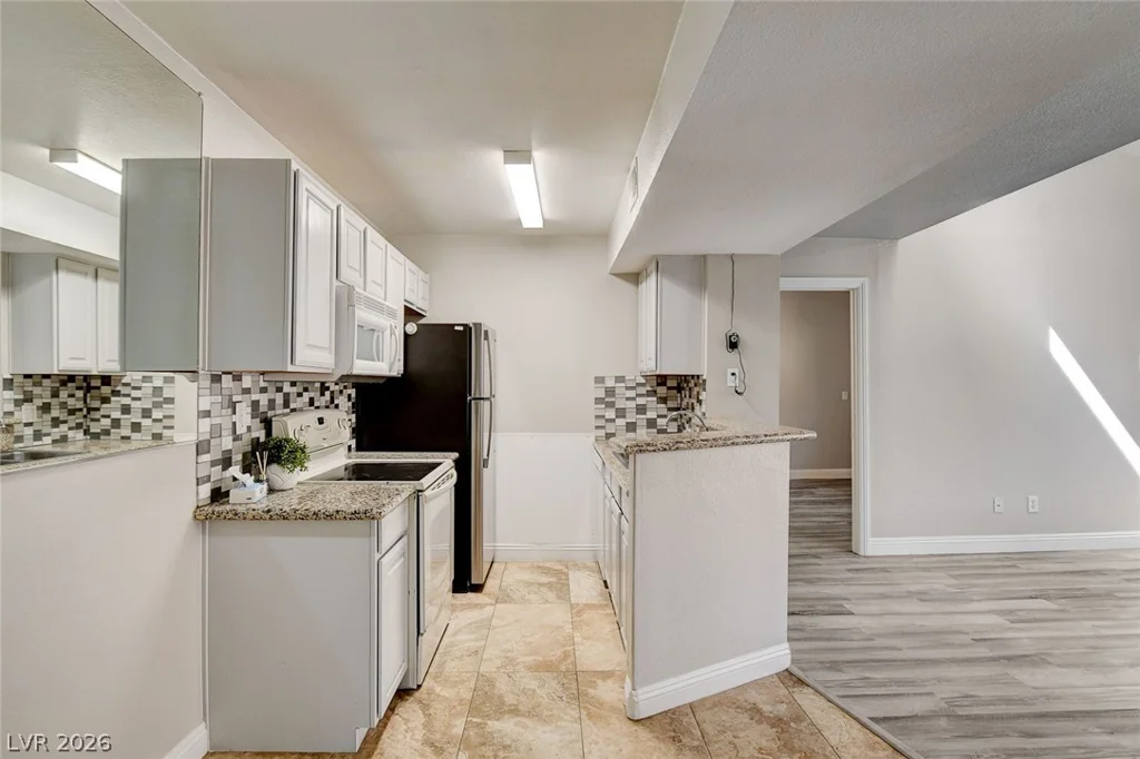 5118 Jones, Las Vegas, NV 89118