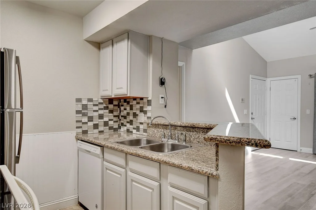 5118 Jones, Las Vegas, NV 89118