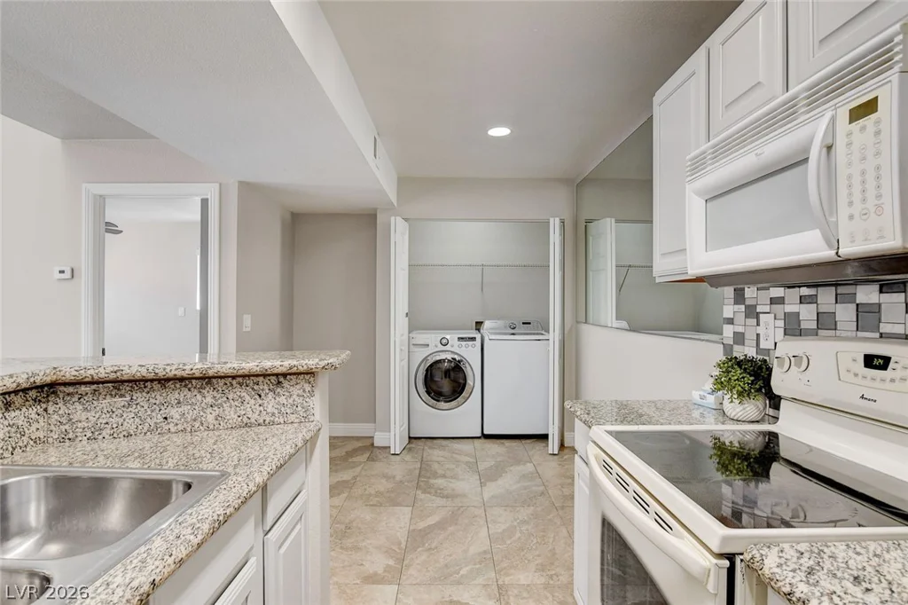 5118 Jones, Las Vegas, NV 89118