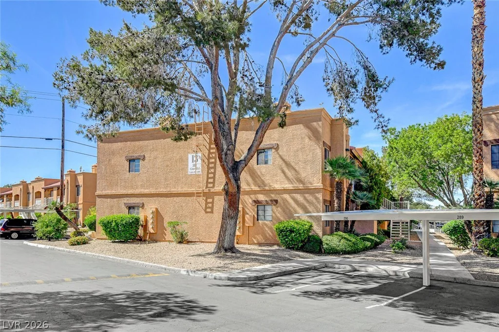5118 Jones, Las Vegas, NV 89118
