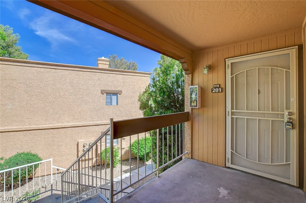 5118 Jones, Las Vegas, NV 89118