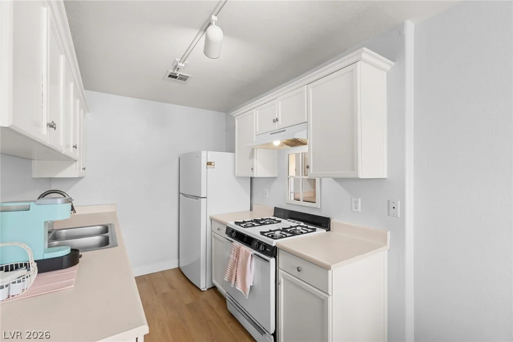 5330 Charleston, Las Vegas, NV 89142