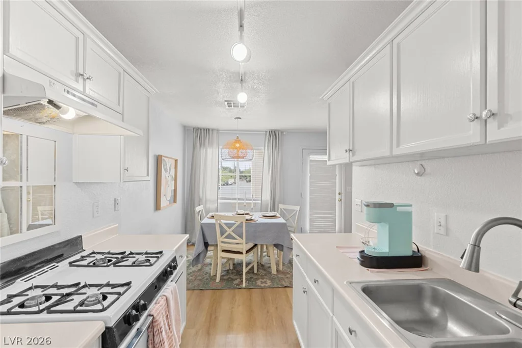 5330 Charleston, Las Vegas, NV 89142