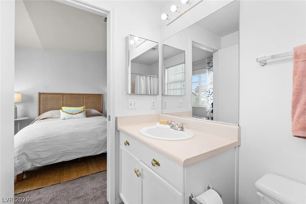 5330 Charleston, Las Vegas, NV 89142
