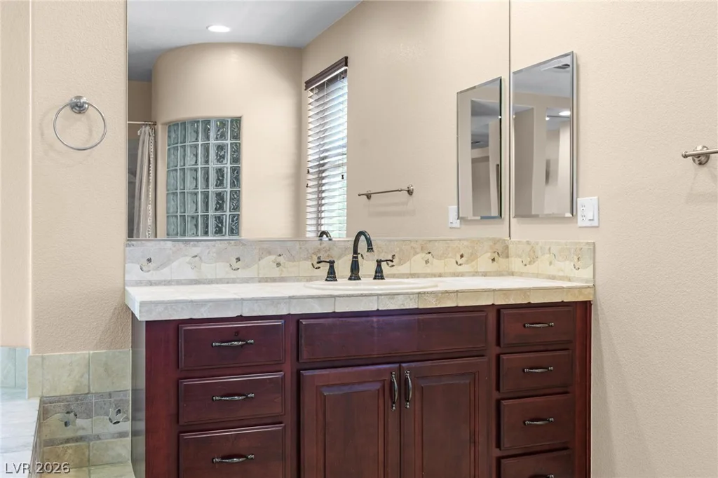 2982 Hammerwood, Las Vegas, NV 89135