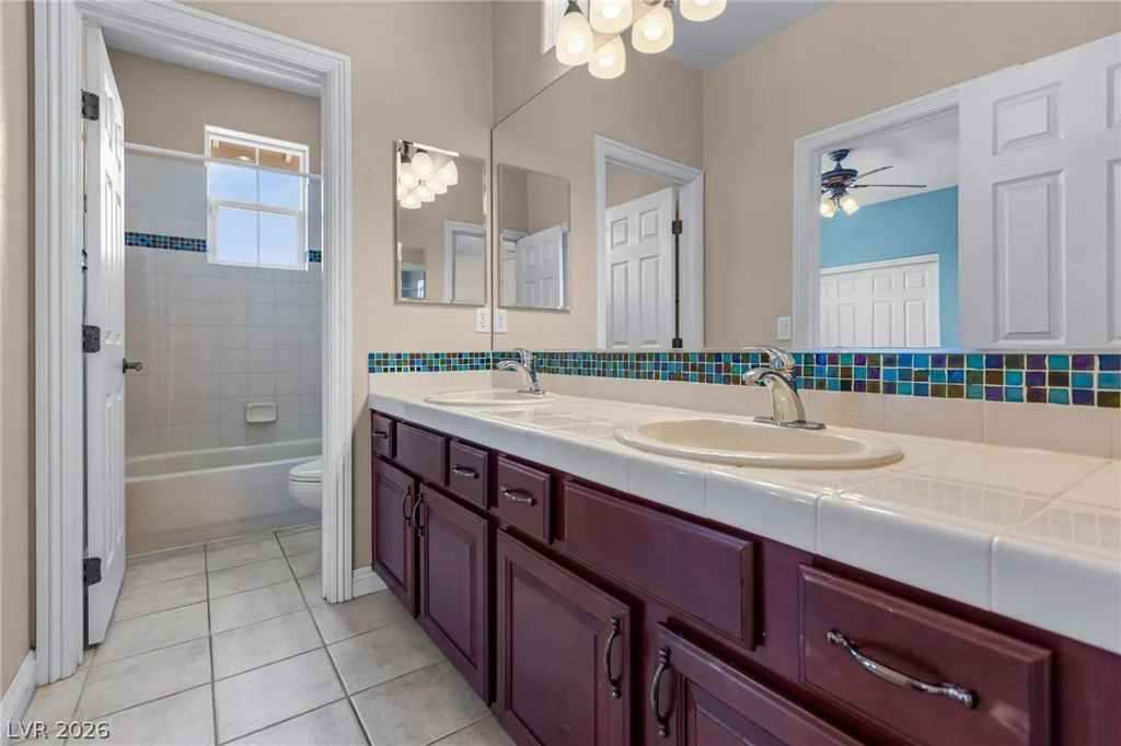 2982 Hammerwood, Las Vegas, NV 89135