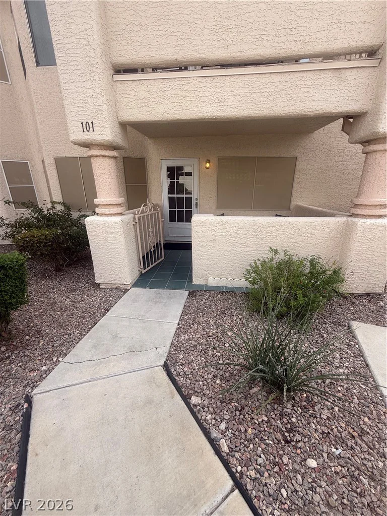 928 Rockview, Las Vegas, NV 89128