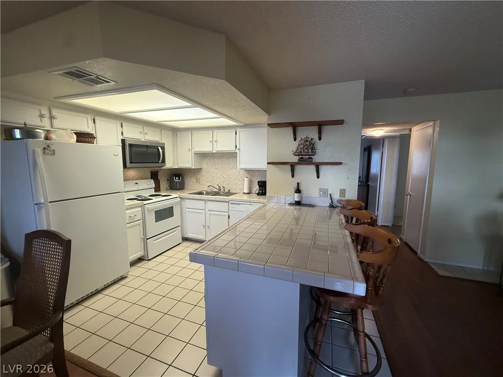 928 Rockview, Las Vegas, NV 89128