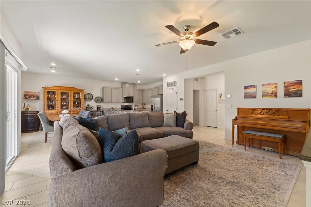 1892 Lawley Cove, North Las Vegas, NV 89084