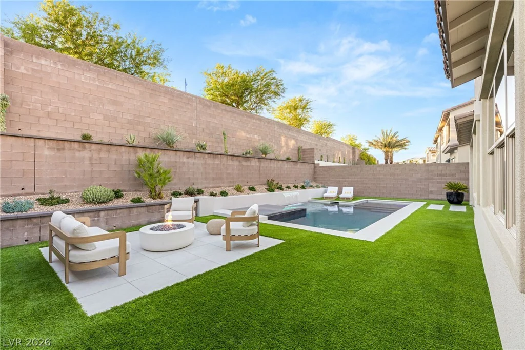323 Malpaso, Las Vegas, NV 89138