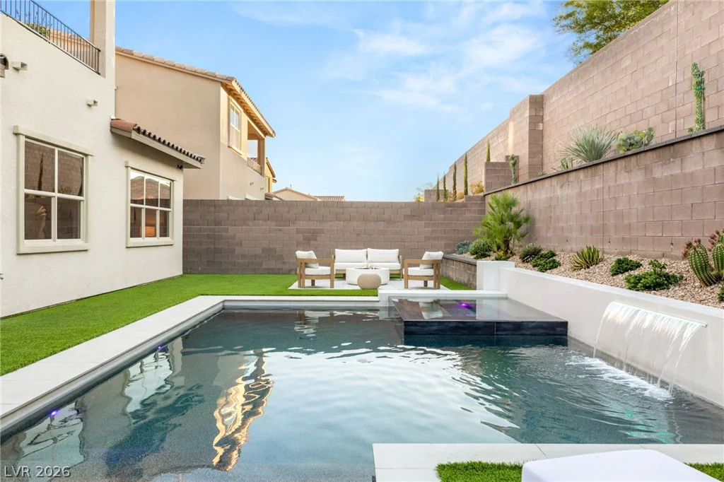 323 Malpaso, Las Vegas, NV 89138