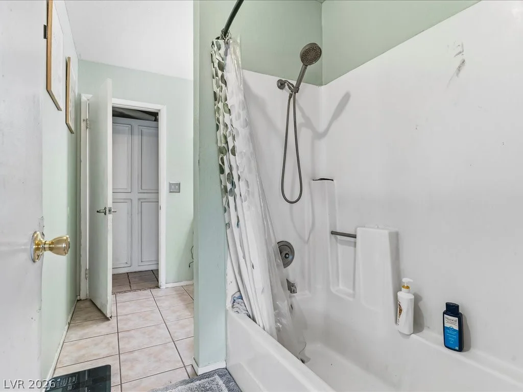 6648 Gazelle, Las Vegas, NV 89108