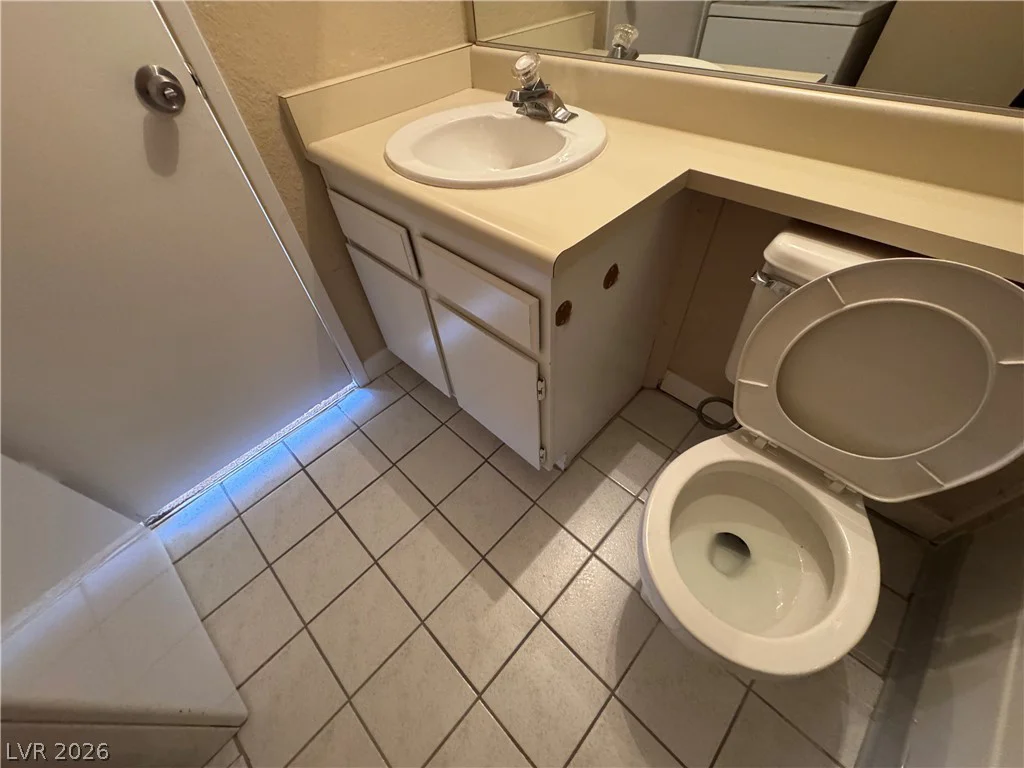 3976 Colors, Las Vegas, NV 89103