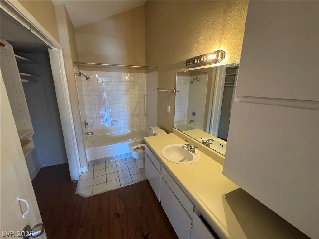3976 Colors, Las Vegas, NV 89103