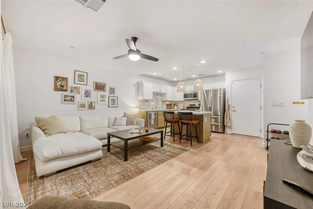 677 Omaggio, Henderson, NV 89011