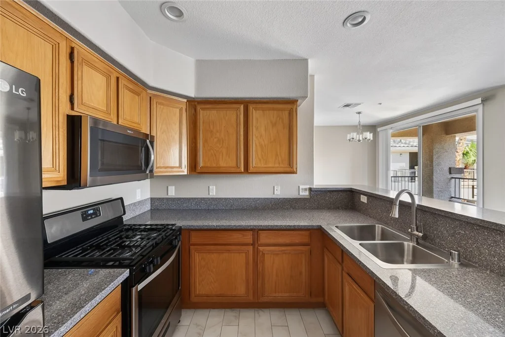 7135 Durango, Las Vegas, NV 89113