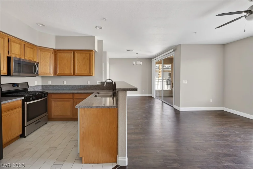 7135 Durango, Las Vegas, NV 89113