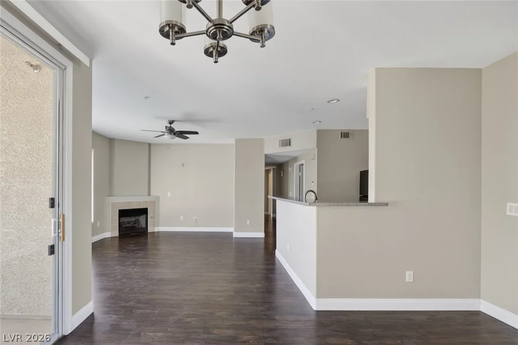 7135 Durango, Las Vegas, NV 89113