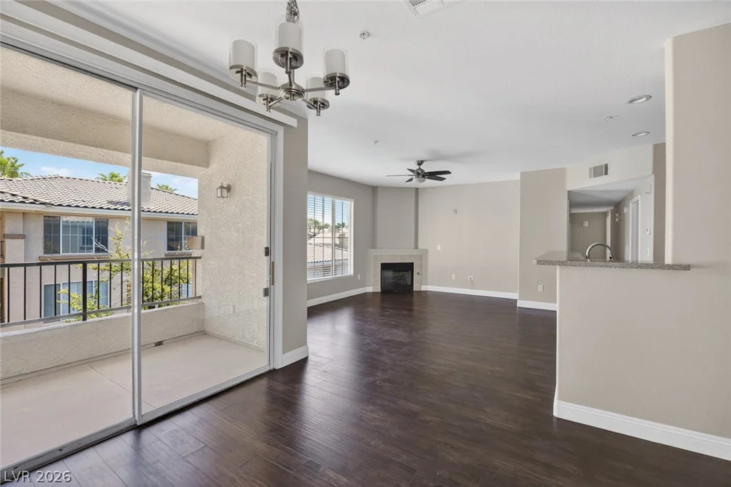 7135 Durango, Las Vegas, NV 89113