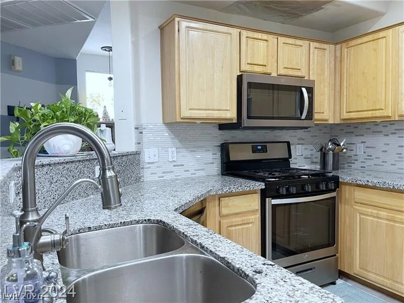 5855 Valley, North Las Vegas, NV 89031